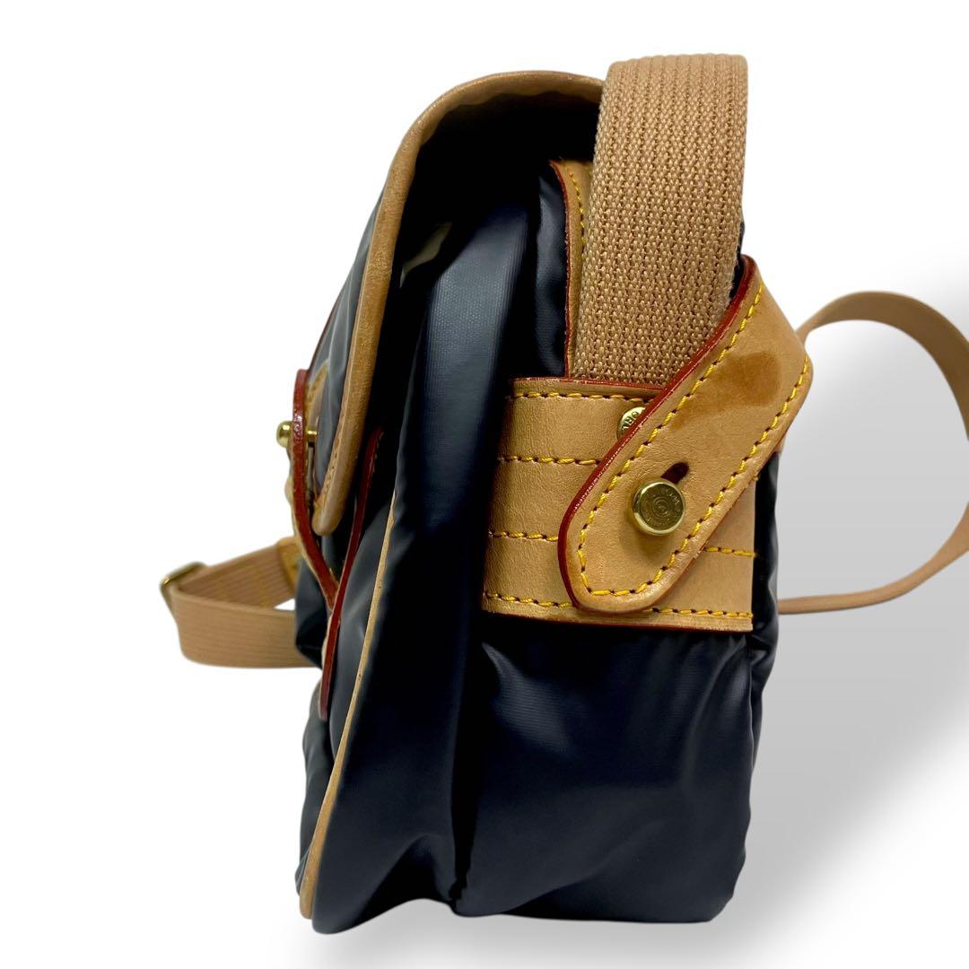 【極美品】HUNTING WORLD ハンティングワールド　メッセンジャーバッグ