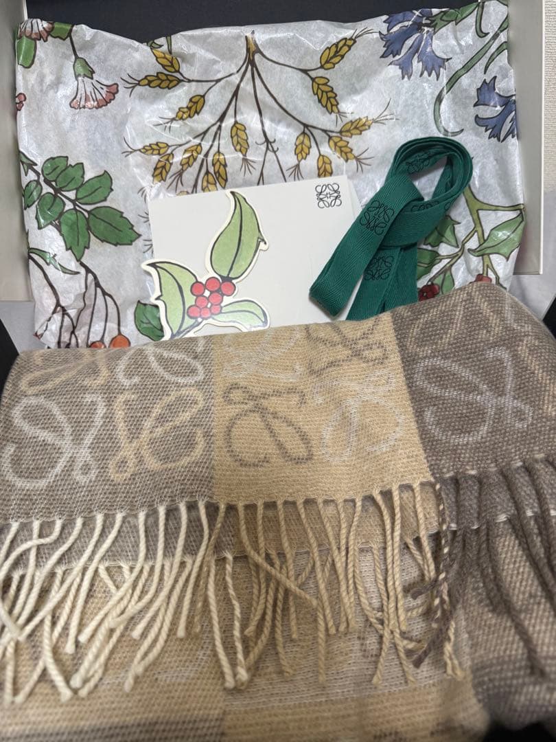 LOEWE アナグラム　カシミヤ　マフラー　ストールBOX付き