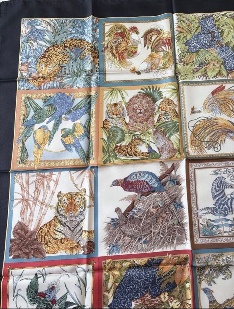 【美品】サルヴァトーレ フェラガモ シルク大判スカーフ　動物柄