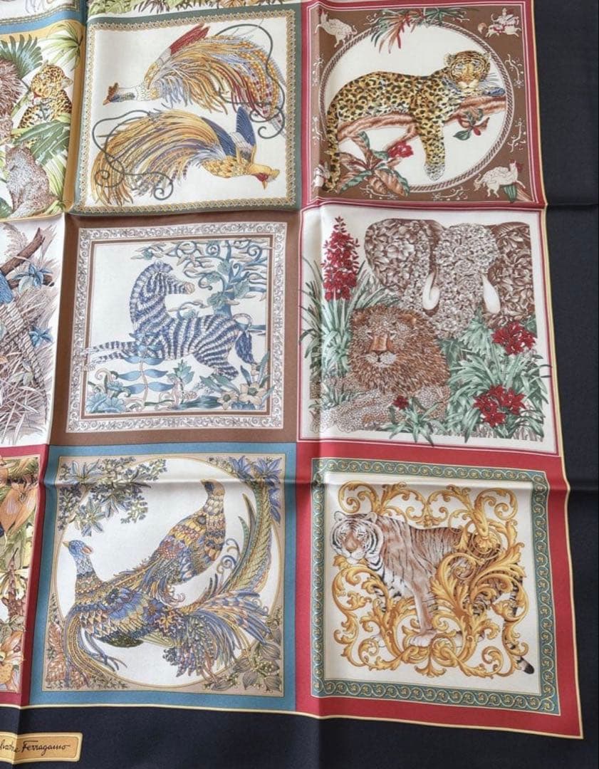 【美品】サルヴァトーレ フェラガモ シルク大判スカーフ　動物柄