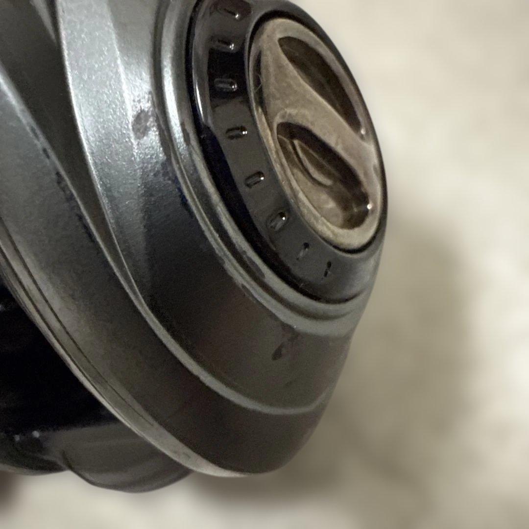 アブガルシア　ゼノン MG-X 8.3SHS-L　ハイギア(左)