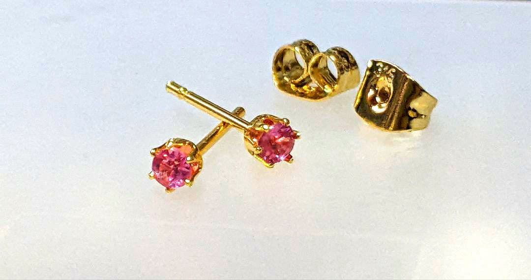 .:*心が踊る華やかな小花.:* 天然石アヤナスピネル スタッドピアス3㎜ ②