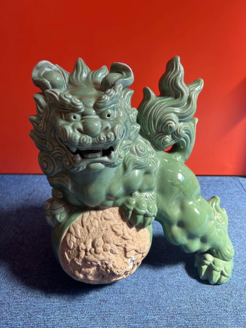 939 九谷焼　玉乗り獅子　魔除け　置物　時代物