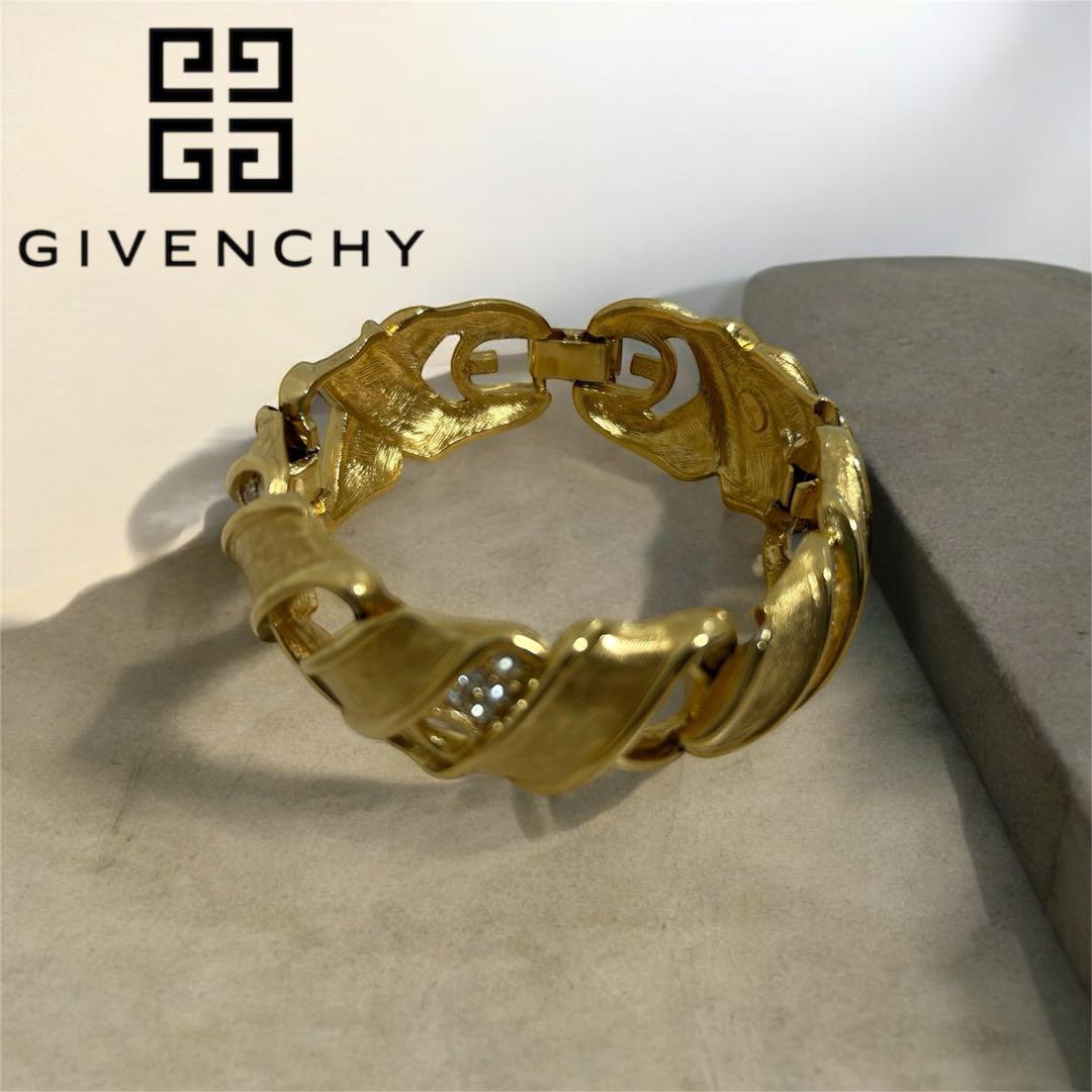 e*o様 GIVENCHYジバンシー　 ゴールド チェーンブレスレットレディース