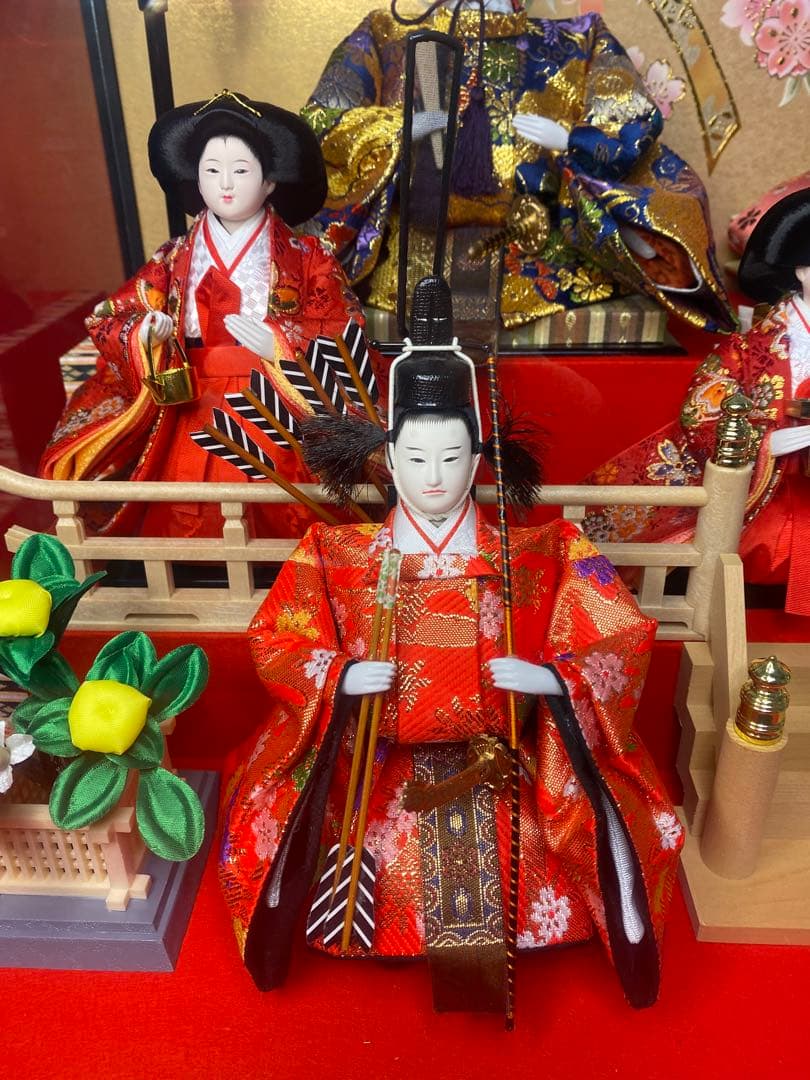 東京久月　雛人形オルゴール付き七人飾り・間口約６１×奥行約４０×高さ約４３㎝