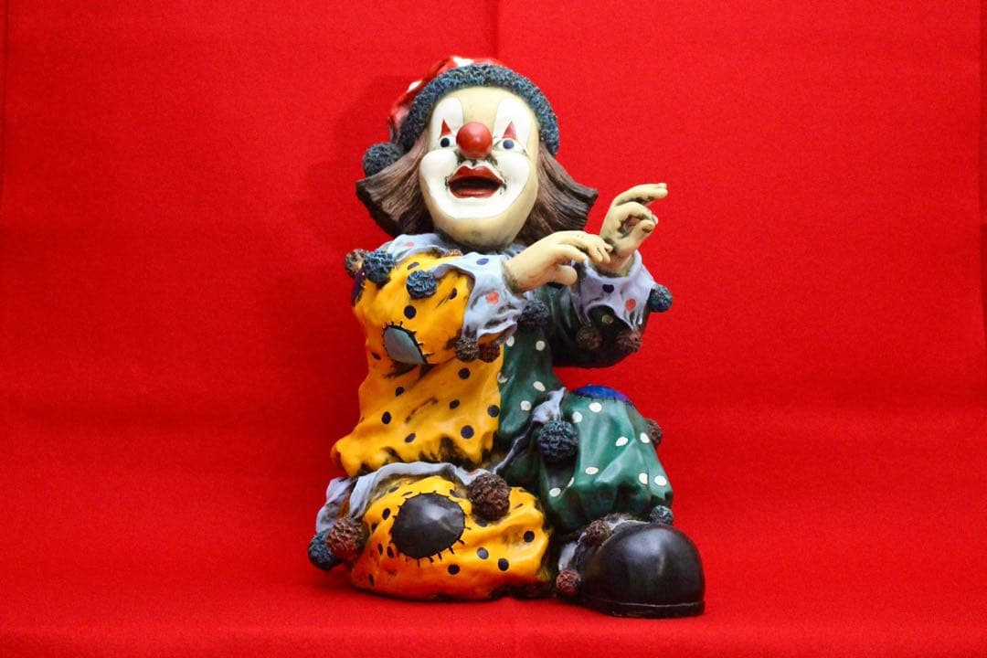 イタリア雑貨・ピエロコレクション【お茶目なピエロ　大サイズ　黄・緑ドット】