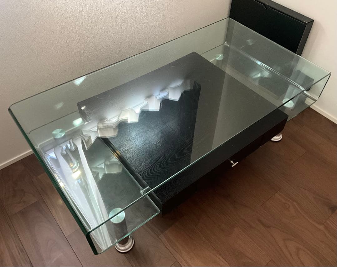 イタリア製　ガラステーブル