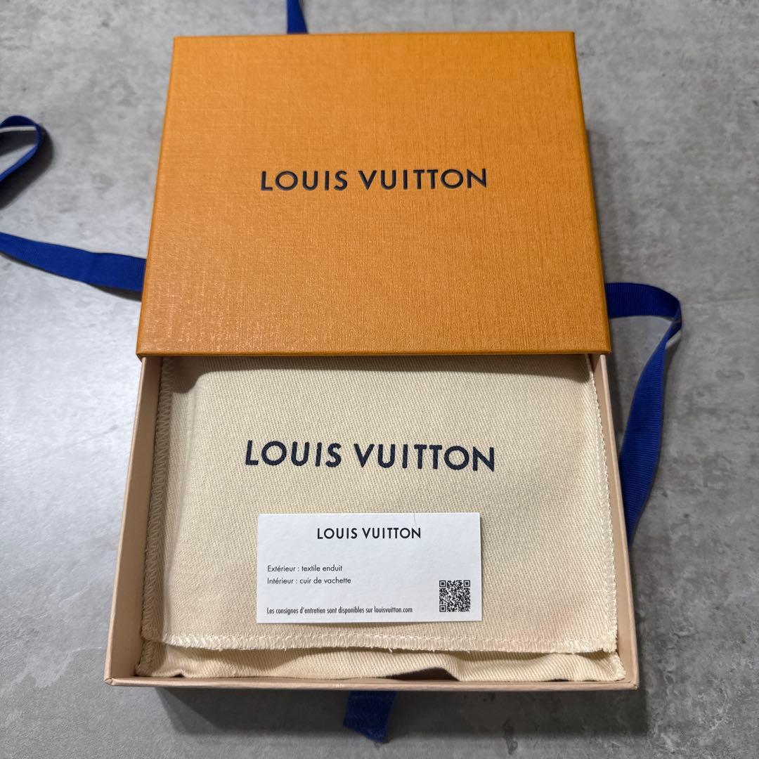 ルイヴィトン ポルトフォイユ・ヴィクトリーヌ