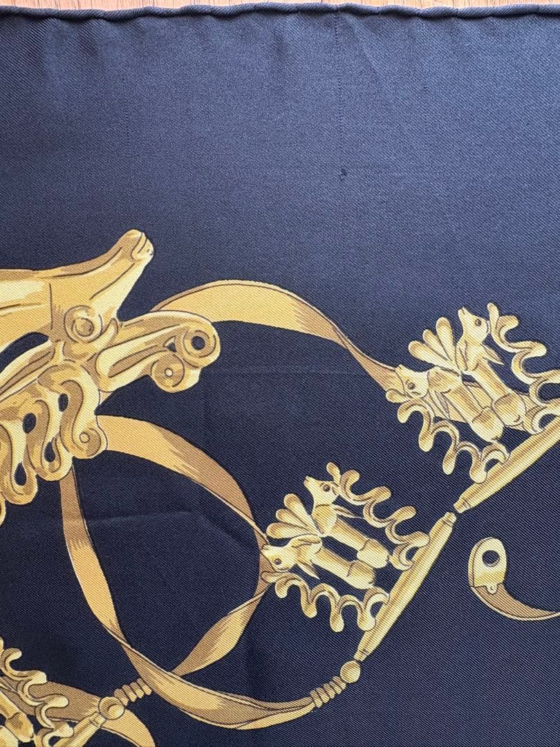 HERMES カレ 90 LES CAVALIERS D'OR 黄金の騎士