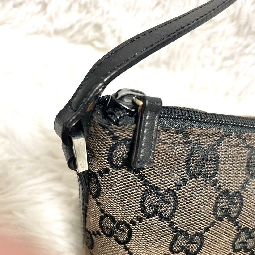 【美品】GUCCI アクセサリーポーチ GG柄 キャンバス レザー ロゴプレート