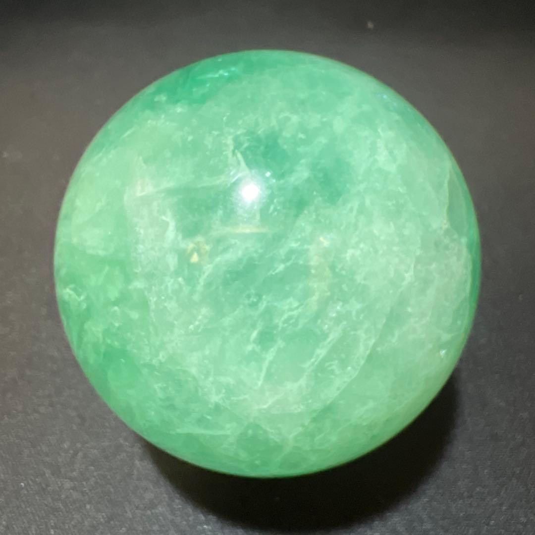グリーンフローライト スフィア 0.9kg 82mm 丸玉 蛍石 高透明