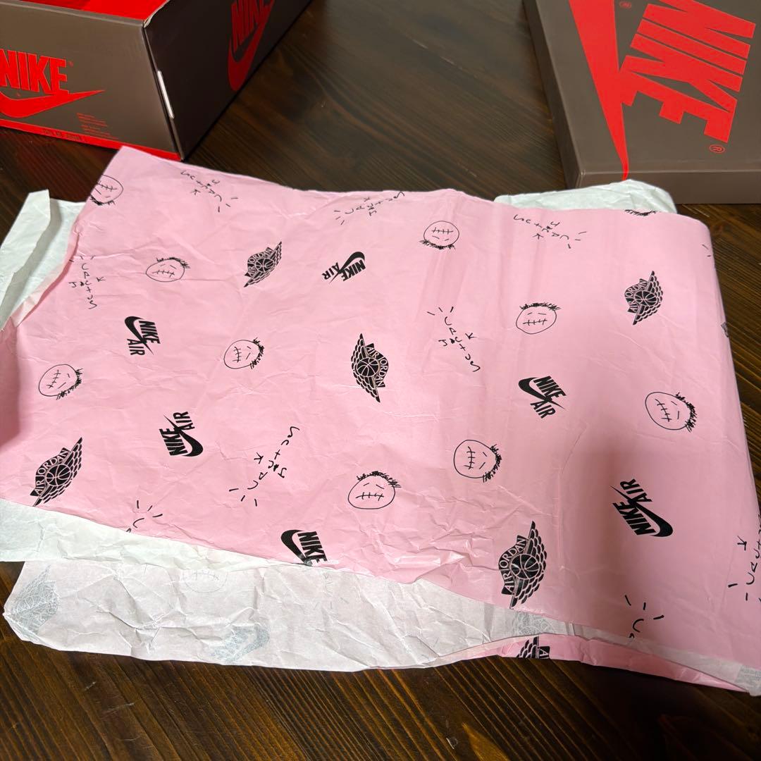 トラヴィススコット×ナイキ エアジョーダン1 ロー ブラック/ダークモカ27cm