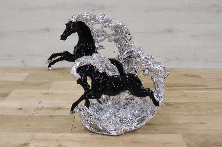 GMDTN31A ○ 飯田商事 iida 置物 馬 樹脂製 ブラック&シルバー色