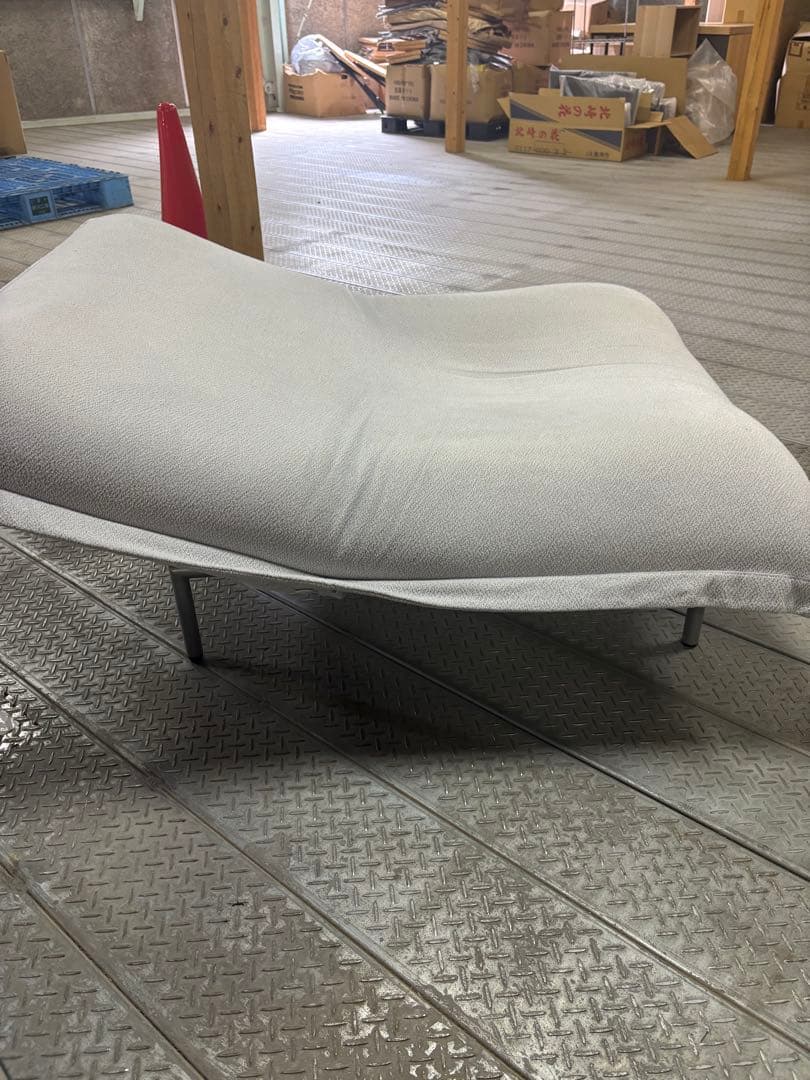 リーンロゼ　カラン　スチールレッグ