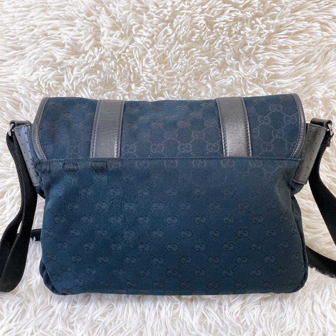 GUCCI ショルダーバッグ GGキャンバス クロスボディ　145858