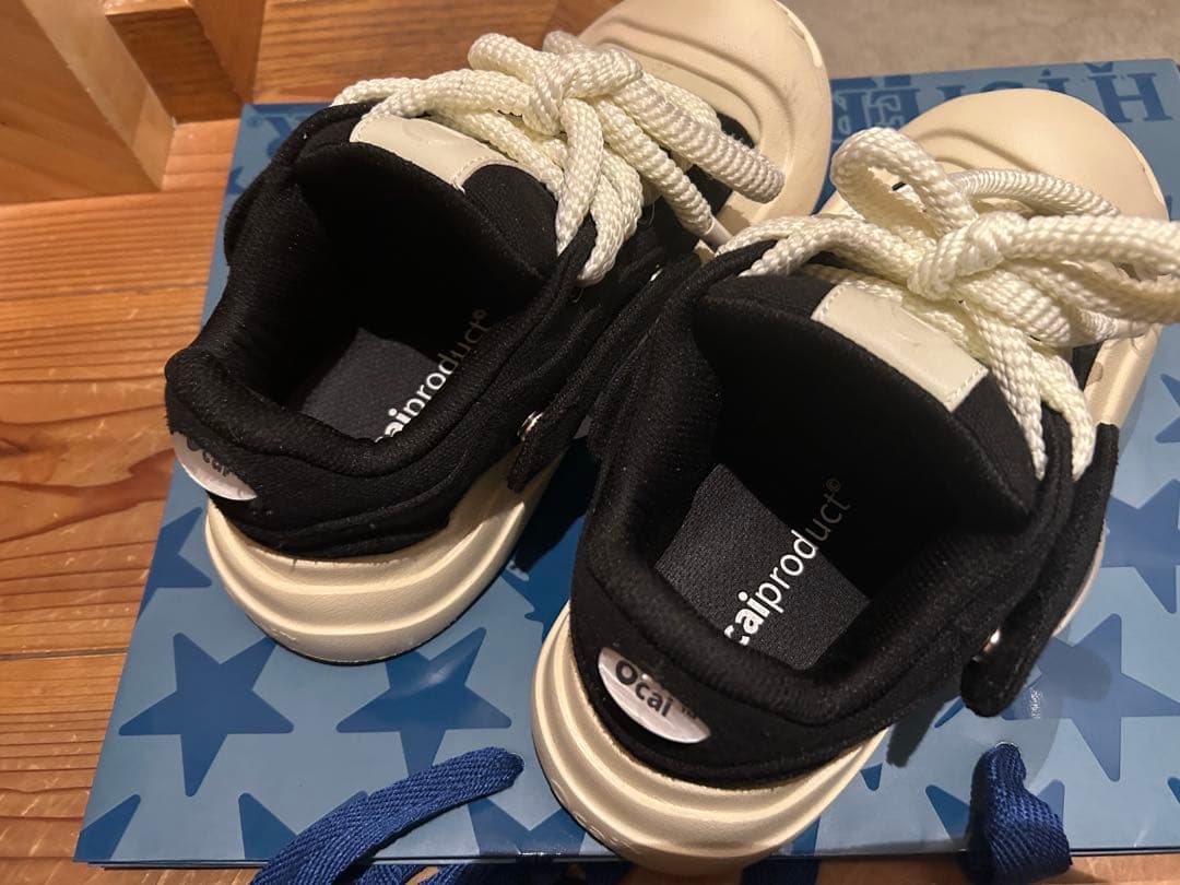 ocai スニーカー