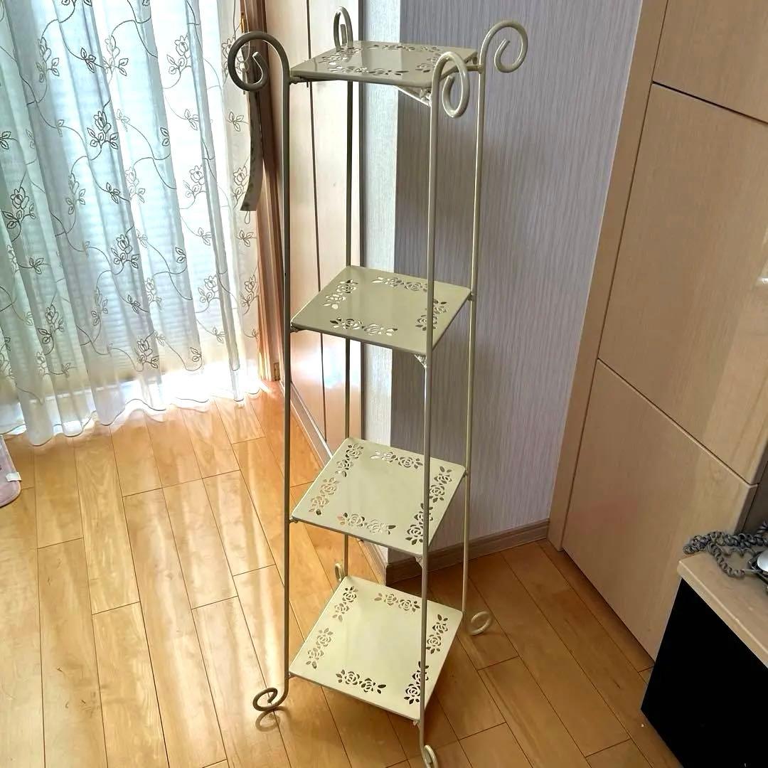 イマン アイアン ローズ 4段シェルフ ラック クリーム色　飾り棚 スタンド