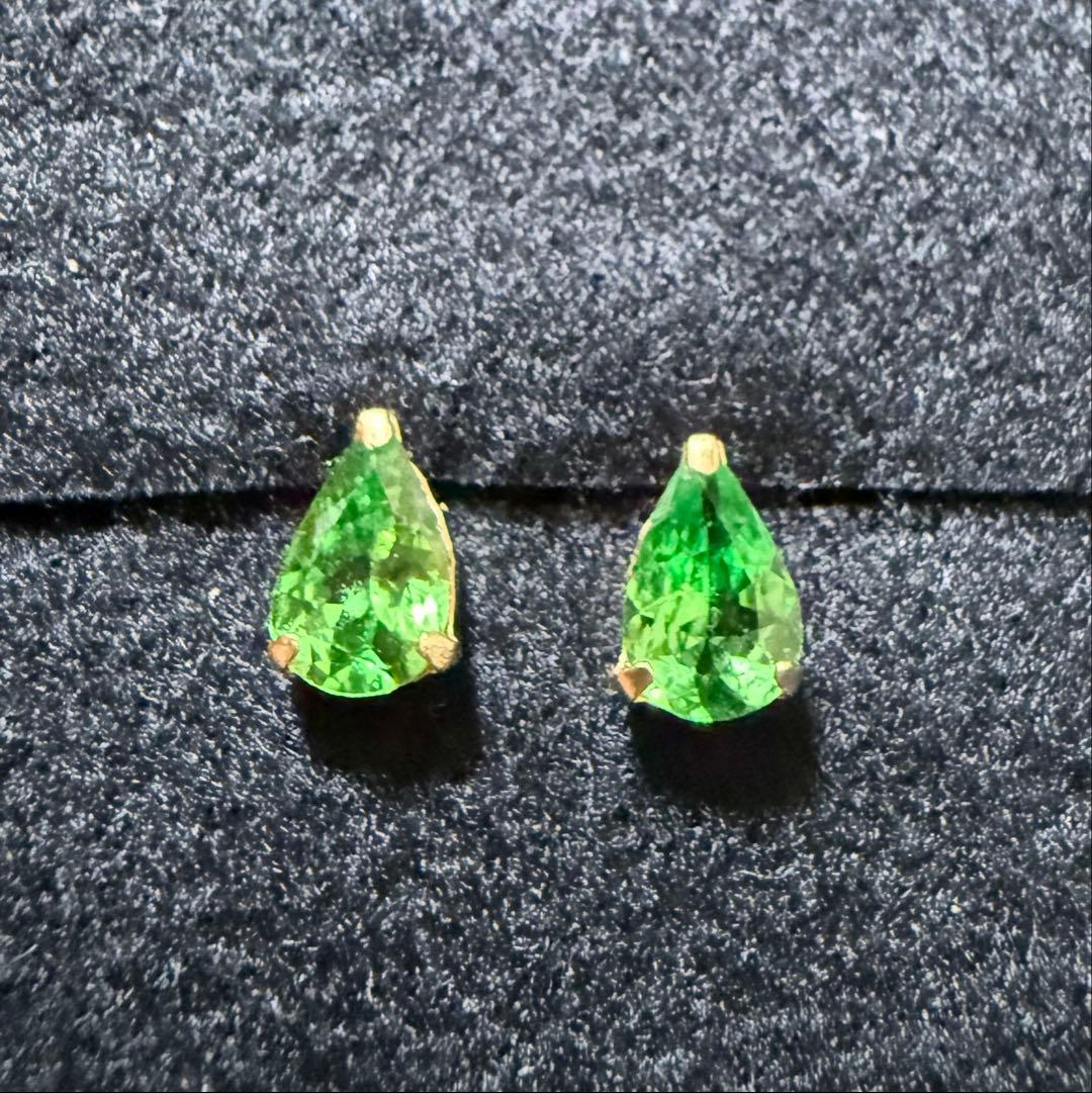 K18 ペアシェイプ グリーンガーネット ピアス