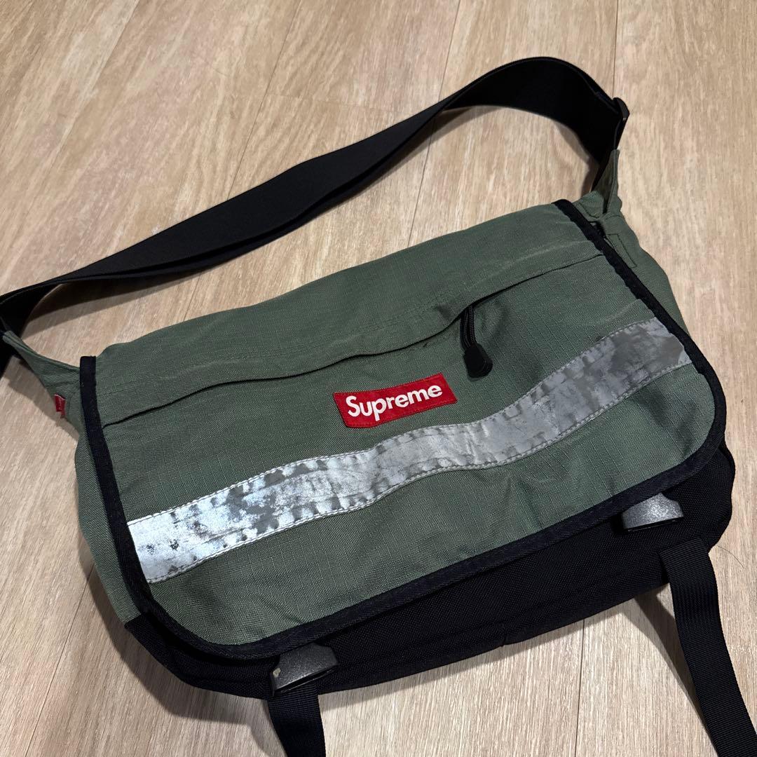 Supreme メッセンジャーバッグ　カーキ