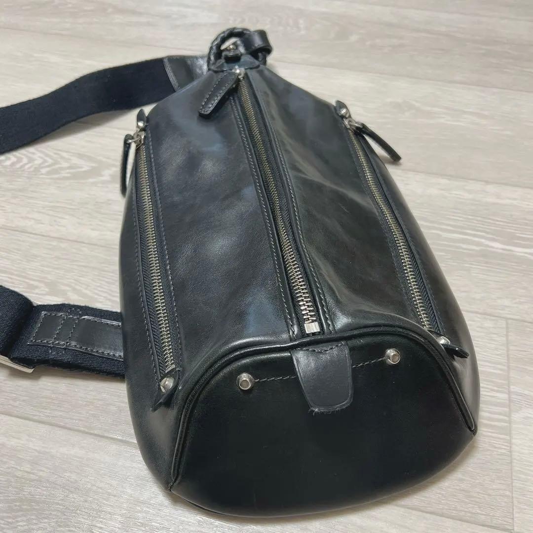 みにきて屋♥︎Kiefer neu キーファーノイ レザー　ボデイーバッグ