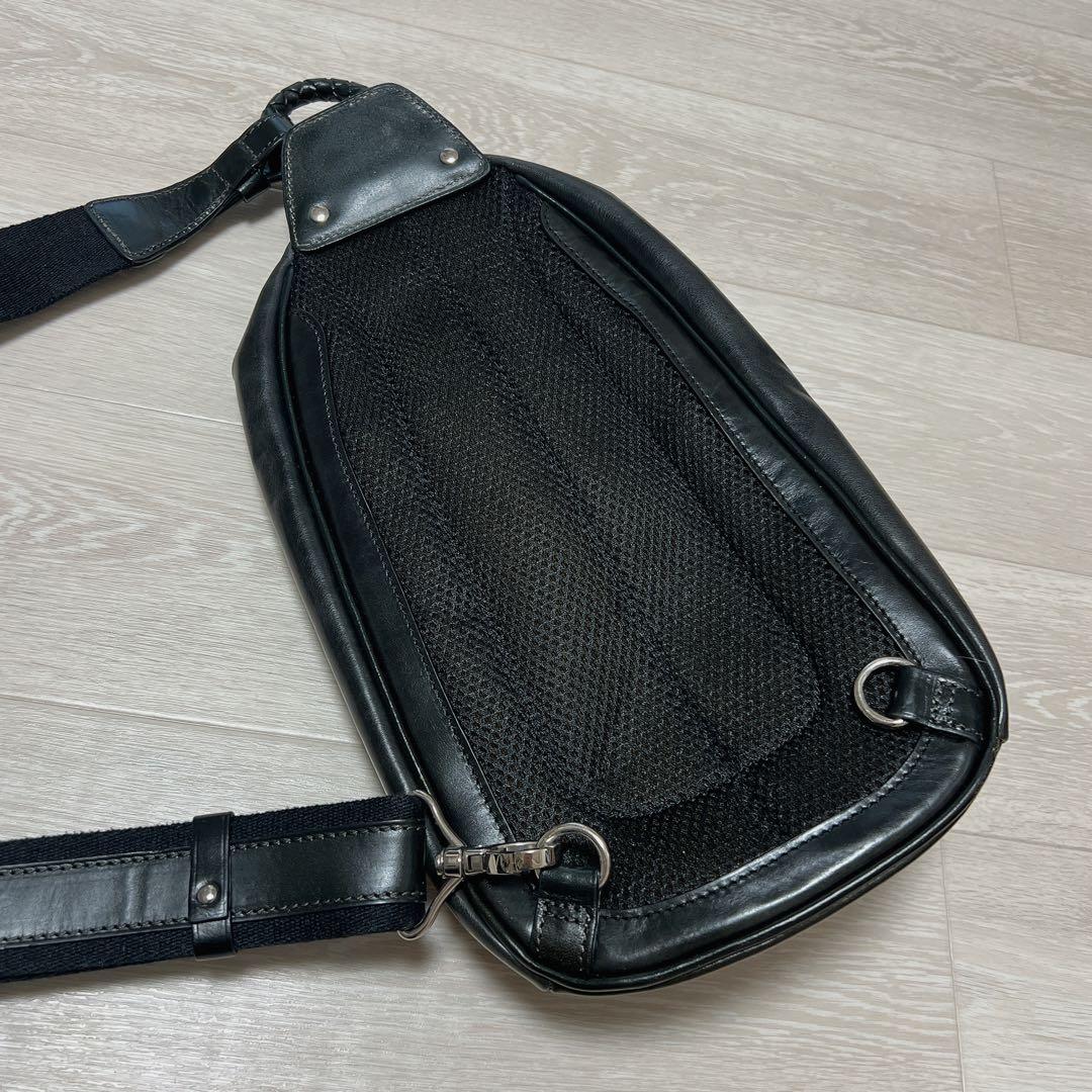 みにきて屋♥︎Kiefer neu キーファーノイ レザー　ボデイーバッグ