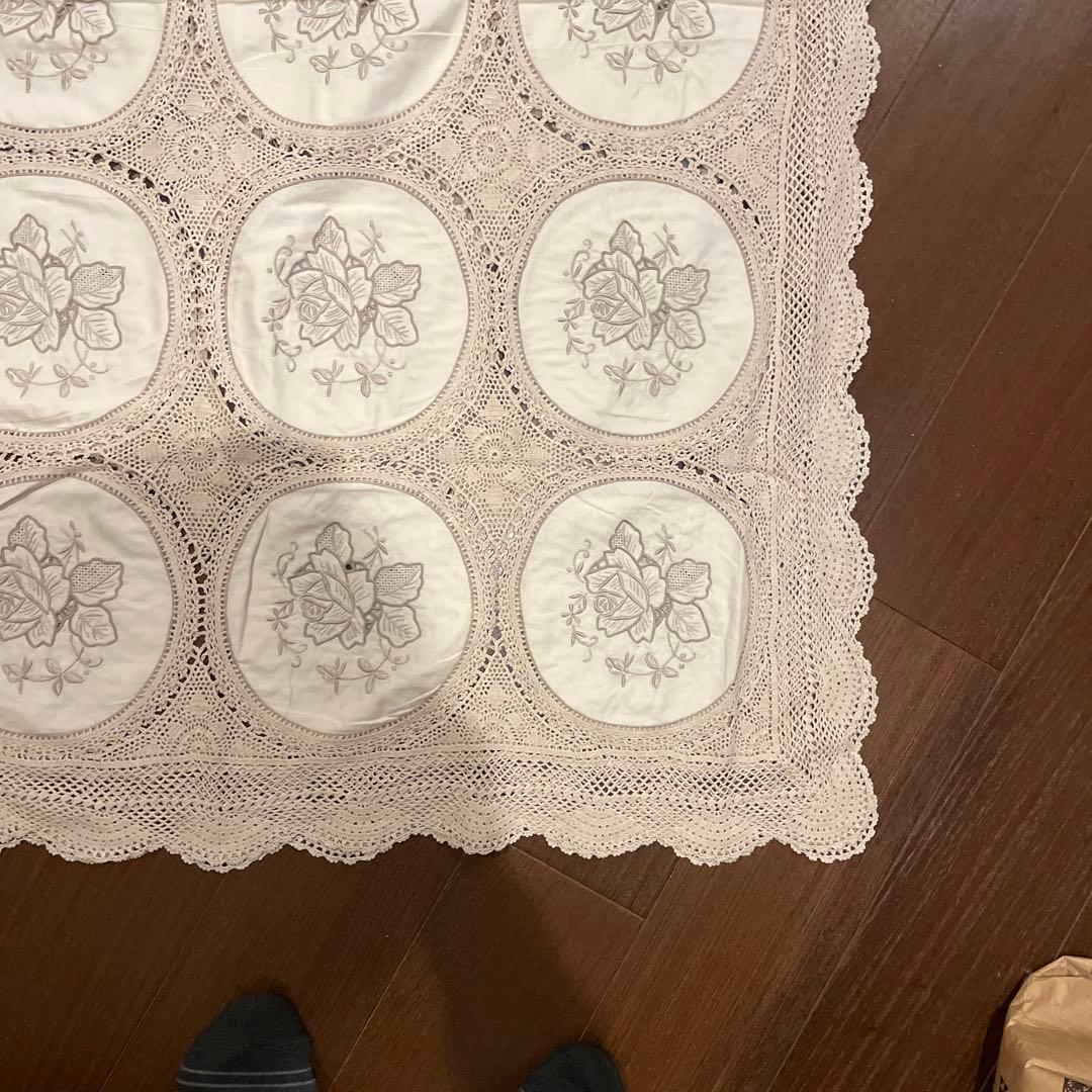 中国　SWATOW ナプキン付き　刺繍入り　レースのテーブルクロス