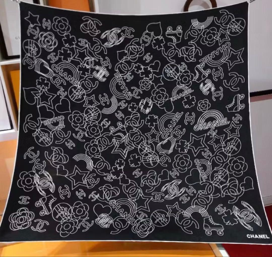 CHANEL ブラック シルク スカーフのみ