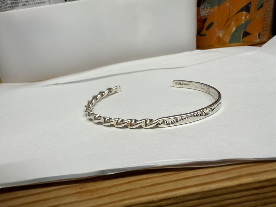 期間限定ナバホ　シルバー　バングル　Elaine Taheインディアンジュエリー