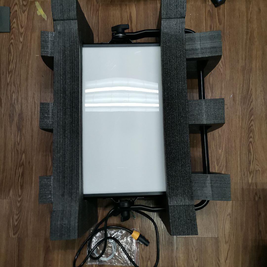 ELATION(イレーション)TVL PANEL DW LED TVライト中古品