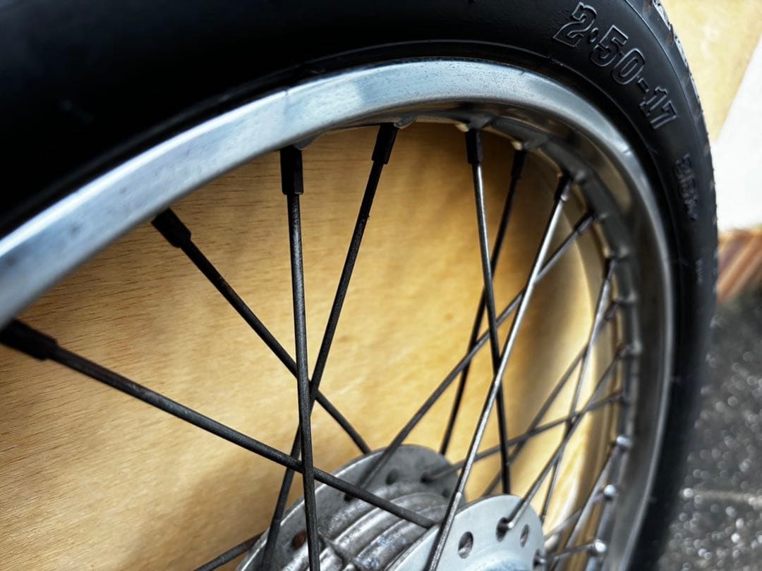 スーパーカブAA01　ホイールタイヤセット17インチ　当時物　旧車