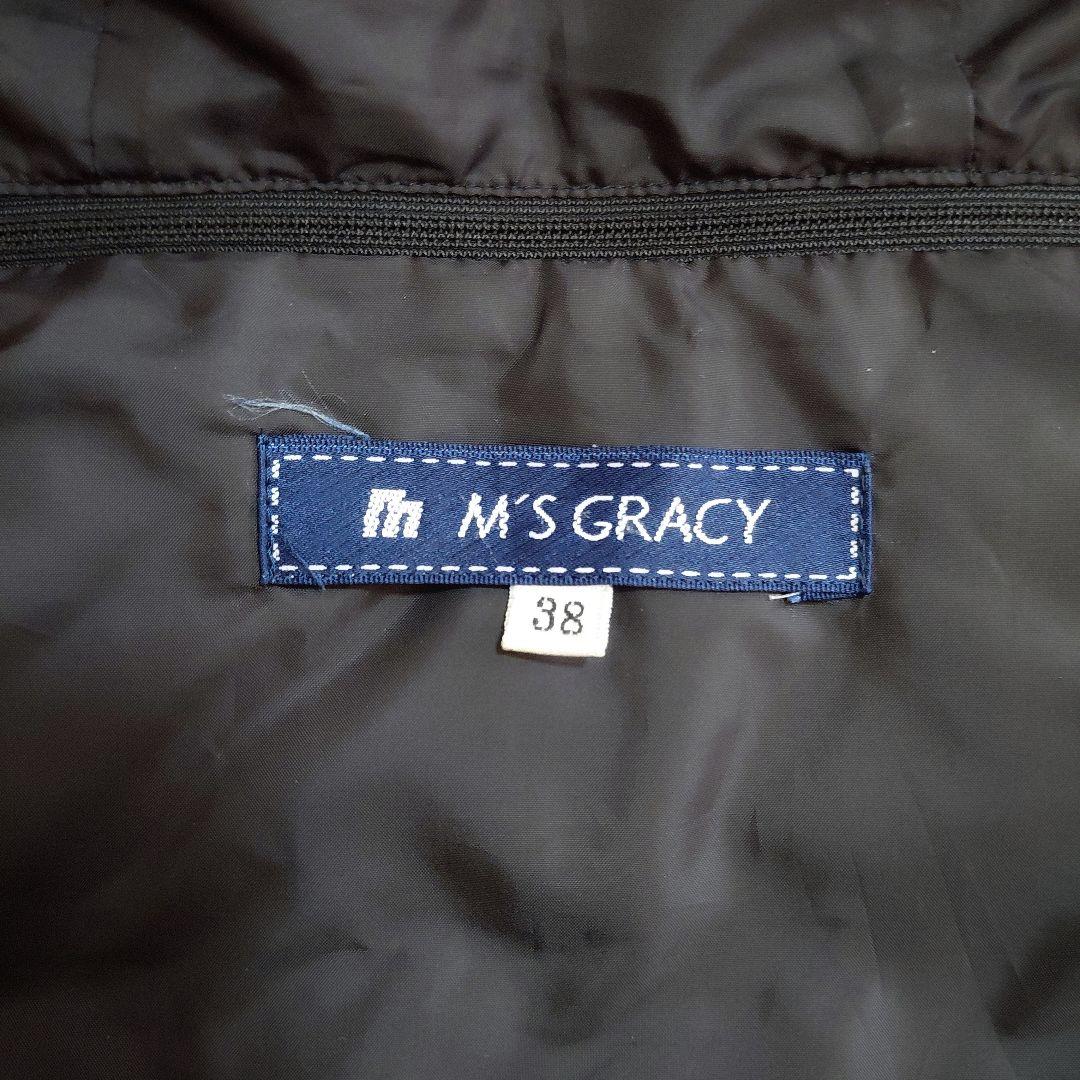 エムズグレイシー　ダウンベスト　フラワー刺繍 フーデット　ファー付き　ペプラム