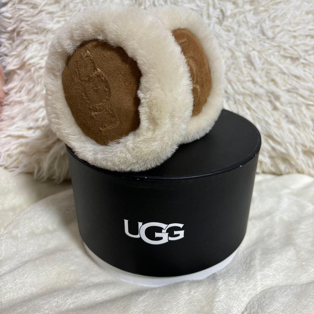 t*t様 UGG シープスキン イヤーマフ アイボリー 値段交渉承ります！！