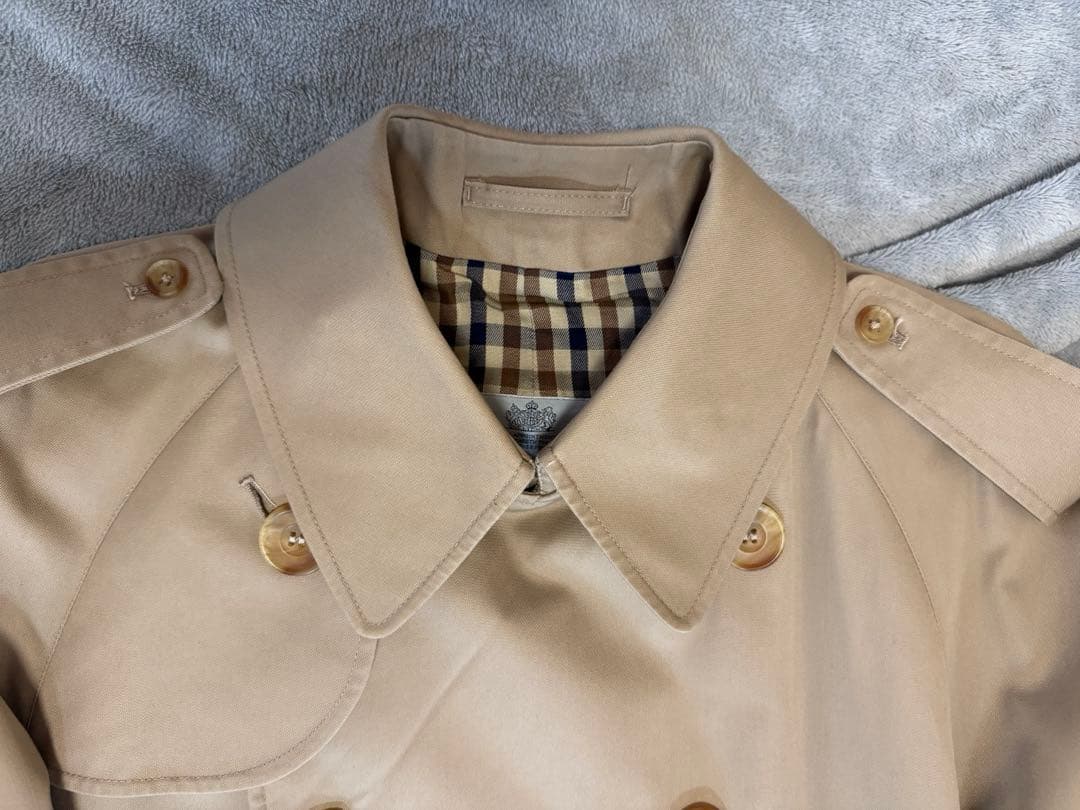 ベージュ トレンチコート ダブルブレスト