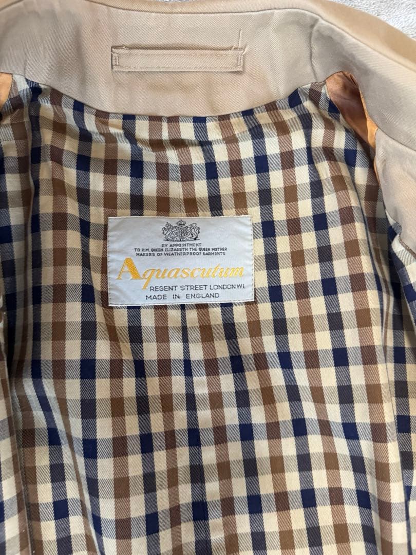 ベージュ トレンチコート ダブルブレスト