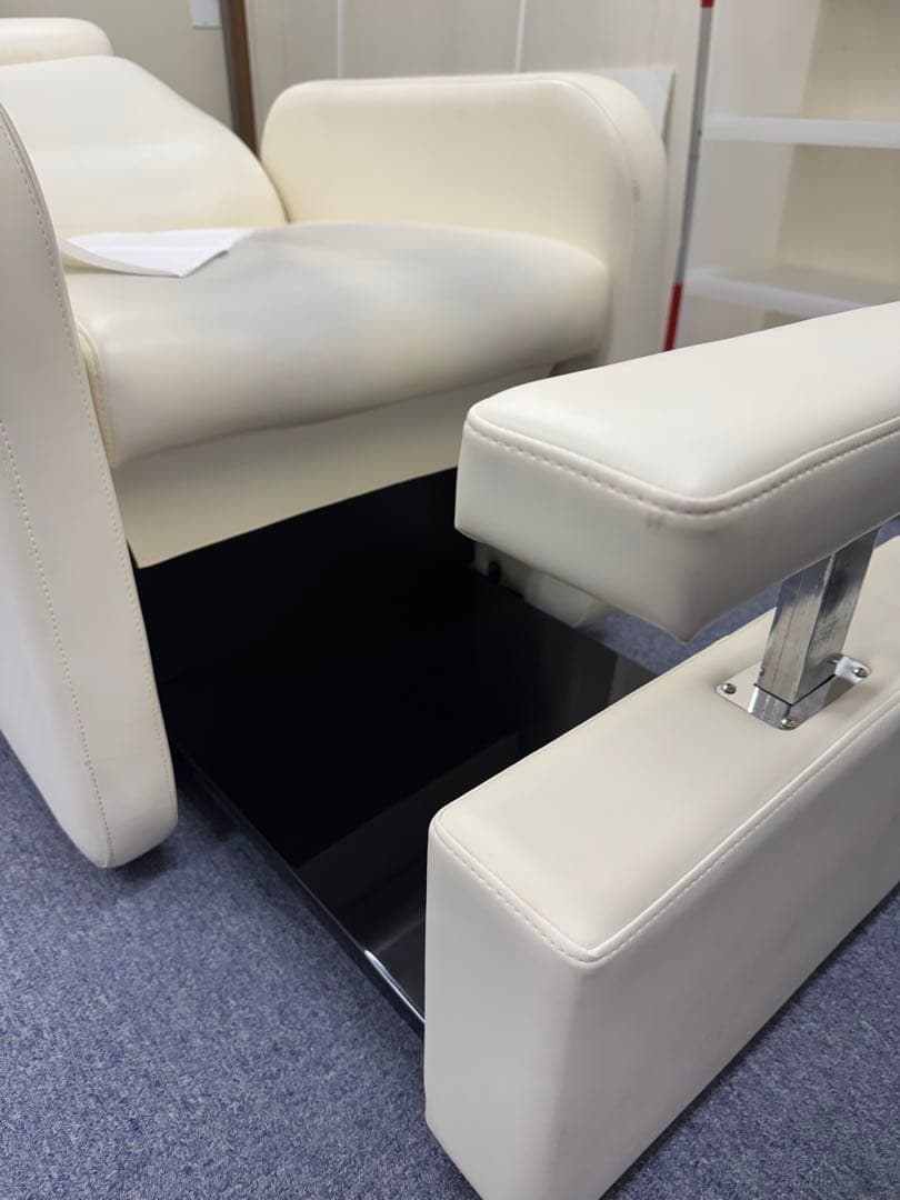 ネイル用リクライニングチェア