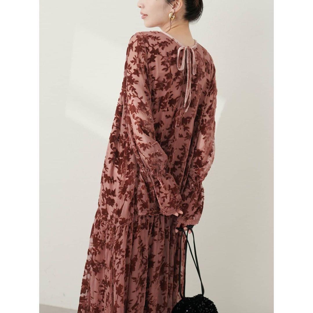 【新品タグ付】ナチュラルクチュール　シアーベロア花柄切替ワンピース　レッド　F