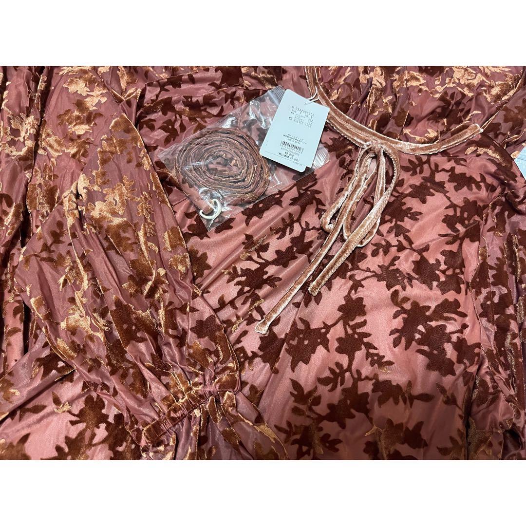 【新品タグ付】ナチュラルクチュール　シアーベロア花柄切替ワンピース　レッド　F