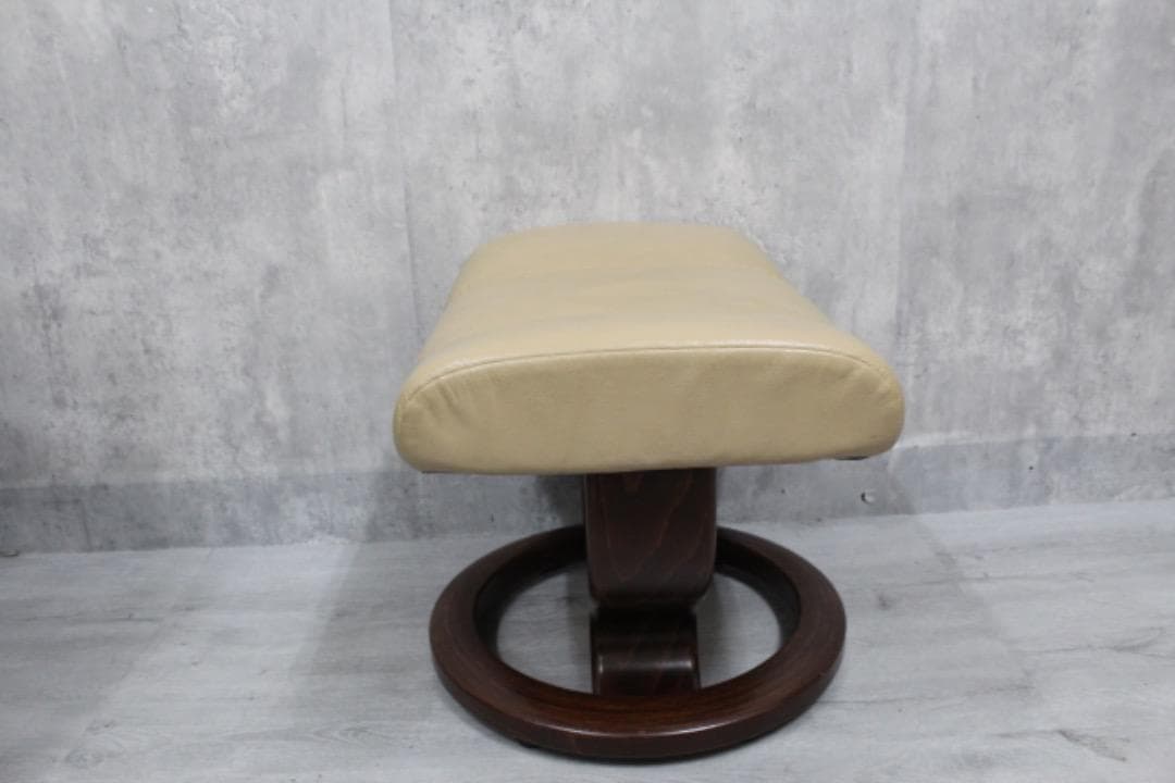 Stressless ベージュ リクライニングチェア　本革