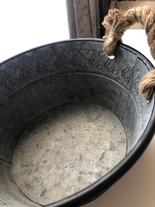 ニューボーンフォト　バケツ　かご　レトロ　アンティーク