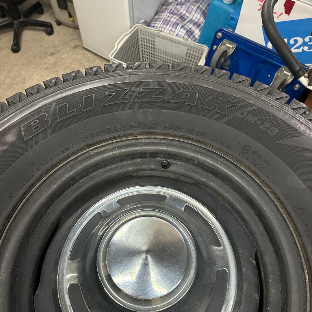 スタッドレス　31x10.50R15 ブリヂストン ブリザック BLIZZAK