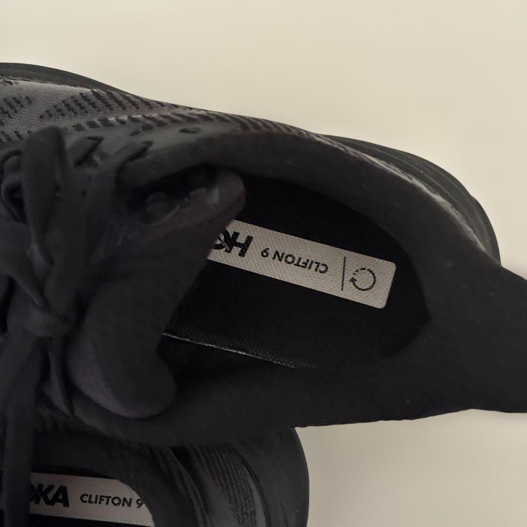 HOKA CLIFTON 9 ブラック スニーカー
