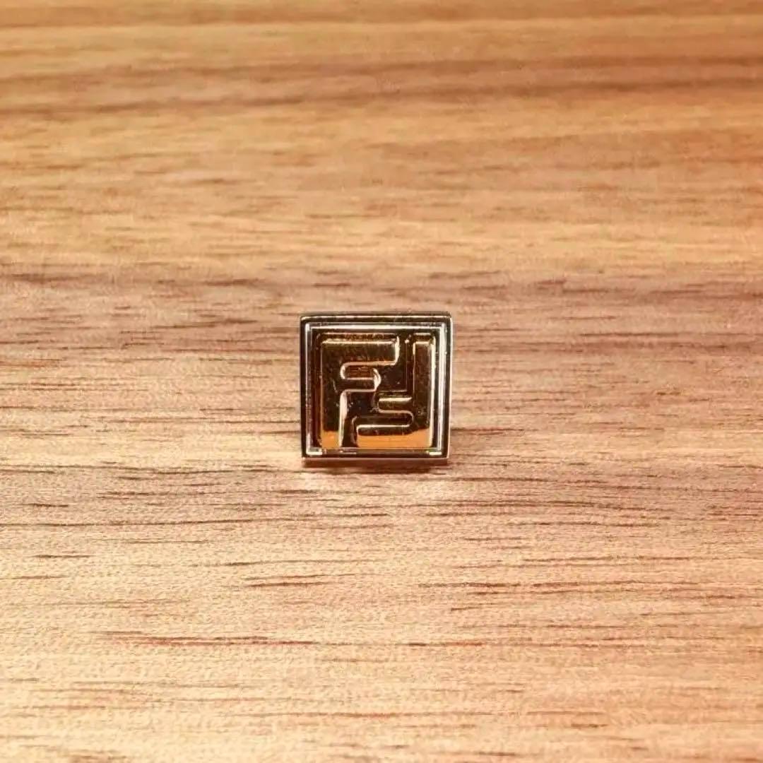 【最終値下げ】FENDI フェンディ FF ズッカ 片耳用　ピアス