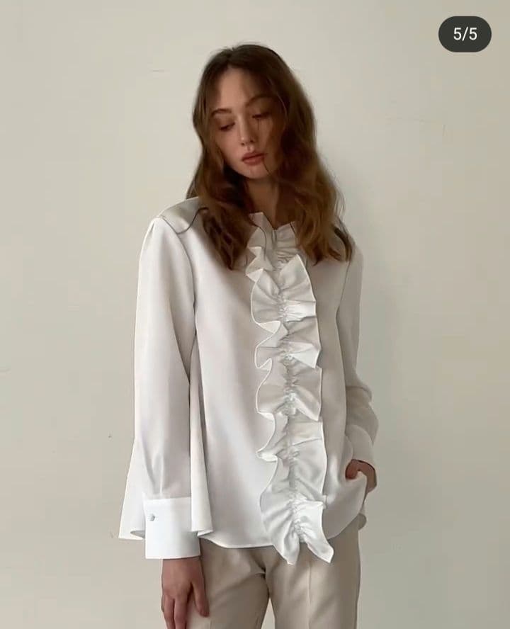 新品未使用⭐maison de Dolce.フリルフレアブラウス