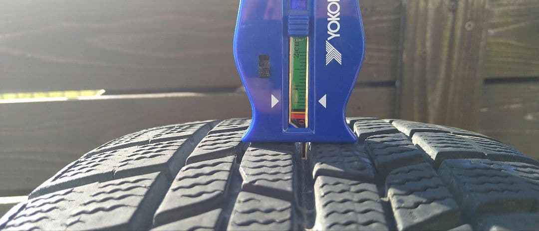 スタッドレスタイヤホイール付き 15インチ 4本セット175/65R15 5H