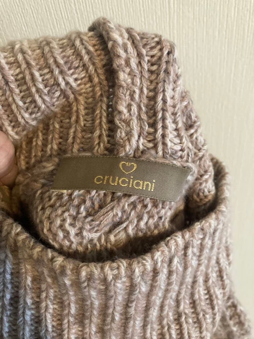 cruciani カシミヤハイネックニット
