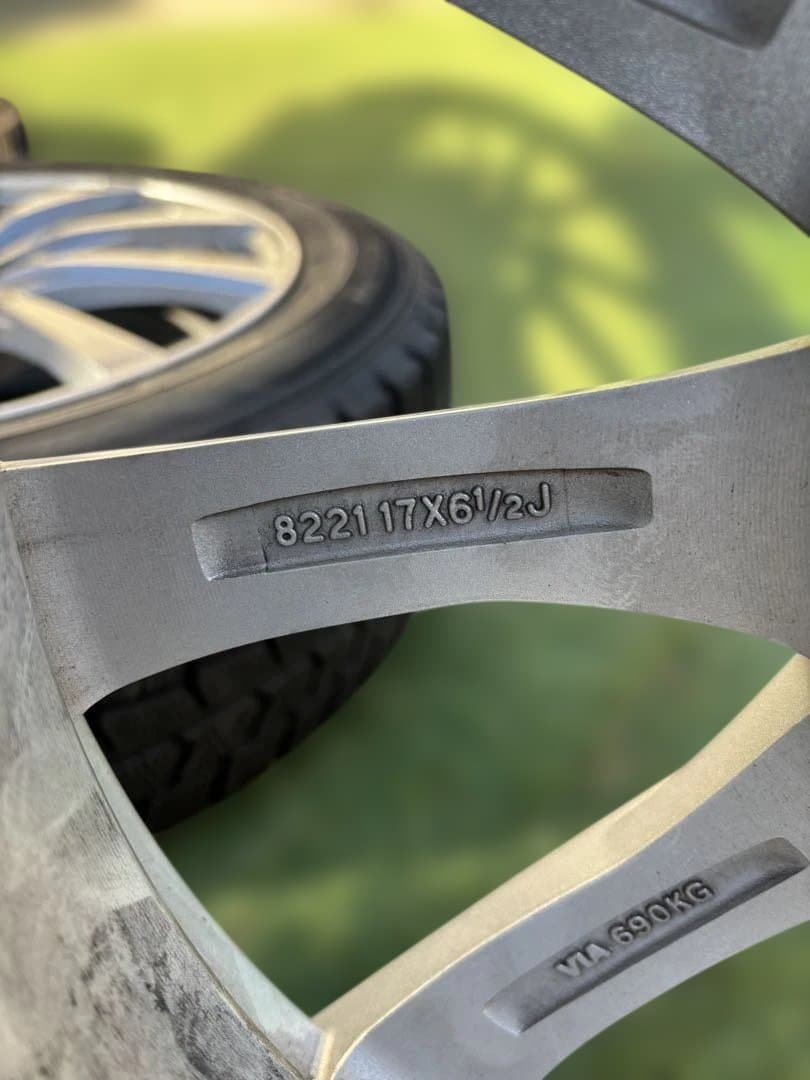 195/60R17 60プリウススタッドレスアルミセット23年製