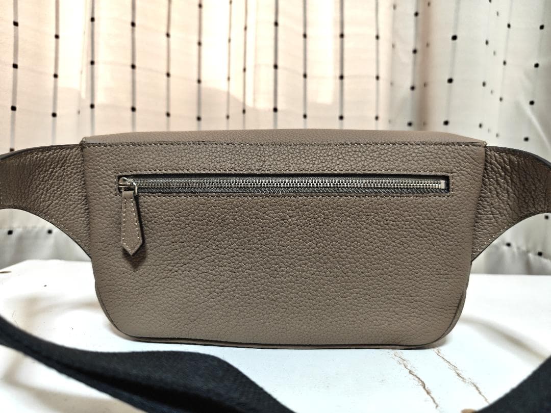 未使用品 ボナベンチュラ リアム クロスボディバッグ ショルダーバッグ エトープ