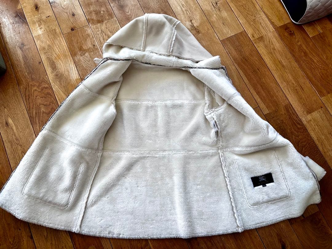 〈バーバリー〉フード付きムートンコート 160 ホワイト