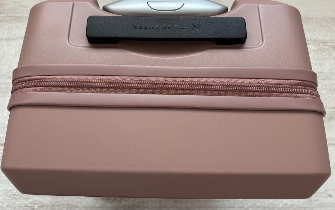 キャリーバッグ　フリクエンター