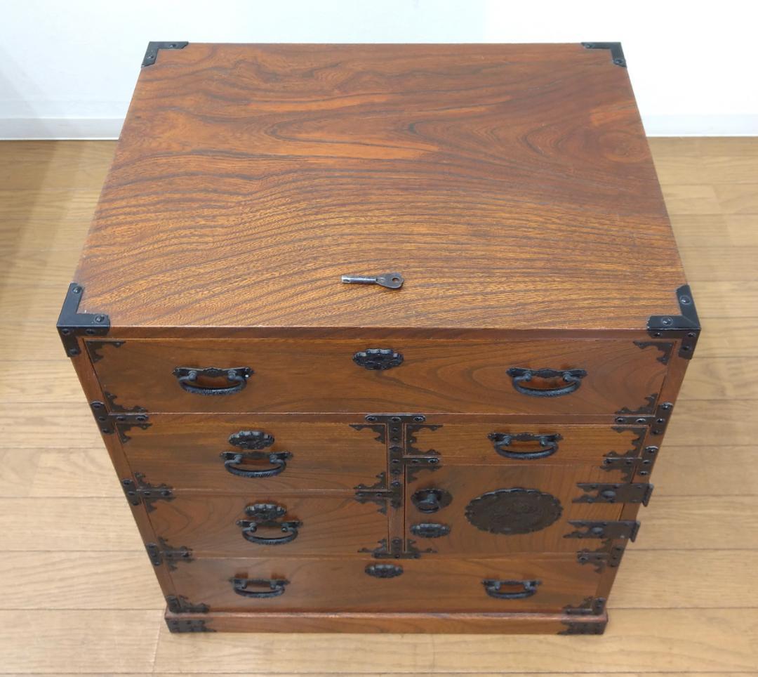 木製 欅 渦杢 杢目 内桐 鍵付き 彫刻飾り金具 民芸箪笥 小物整理収納 和家具